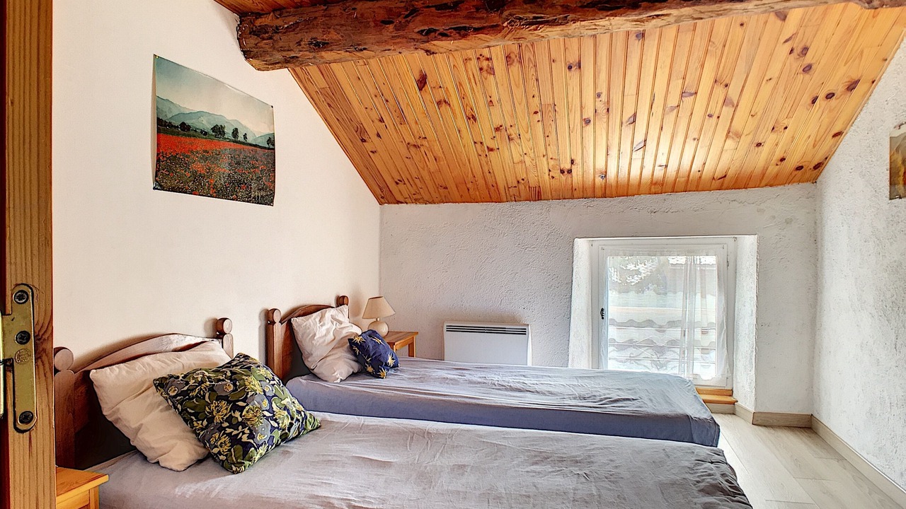Photo of Bedroom in Llo