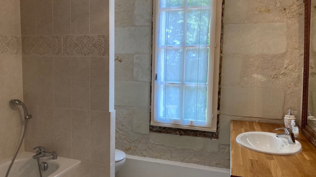 Photo of Bathroom in Larcay