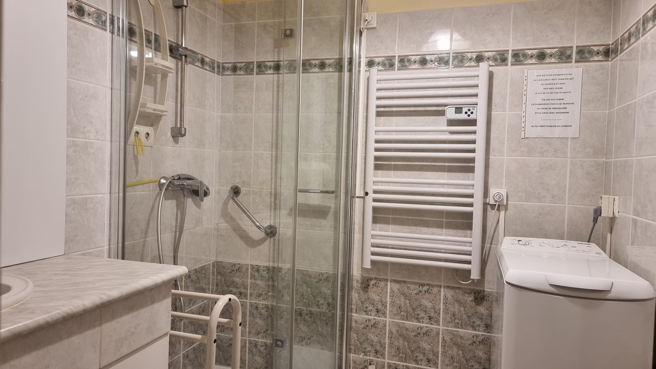 Photo of Bathroom in Marcillac-Vallon