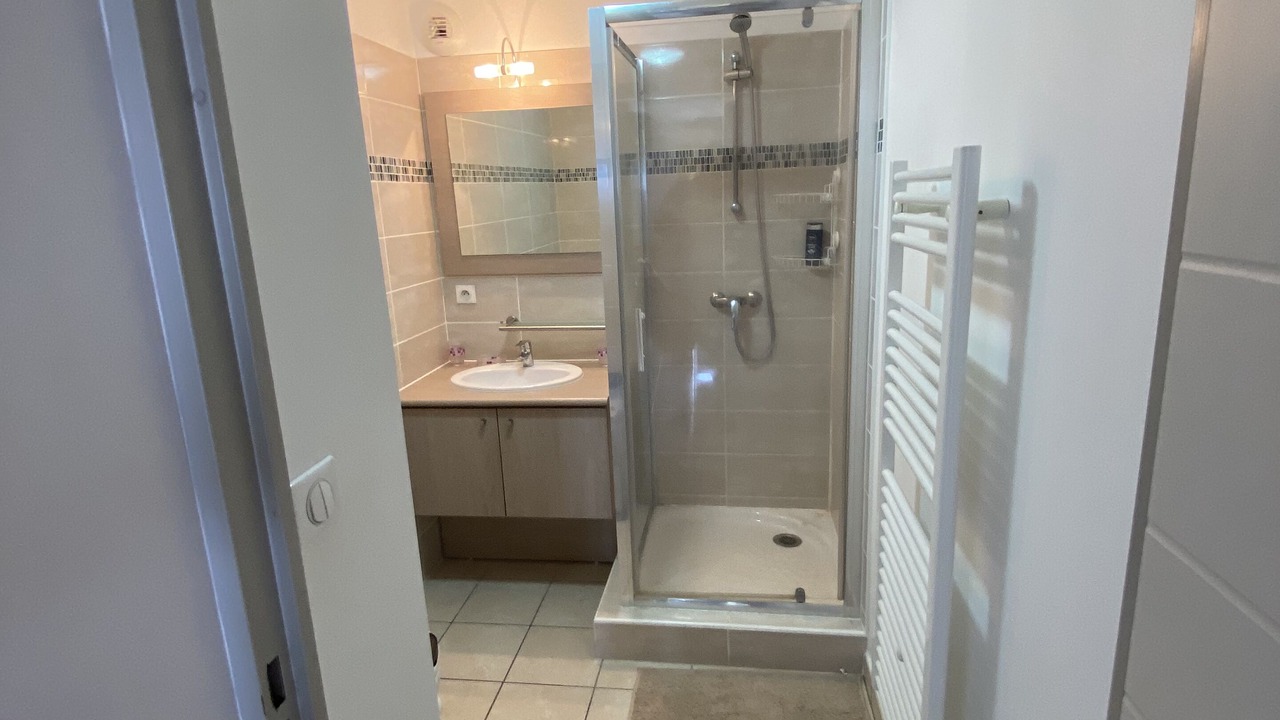 Photo of Bathroom in Serignan