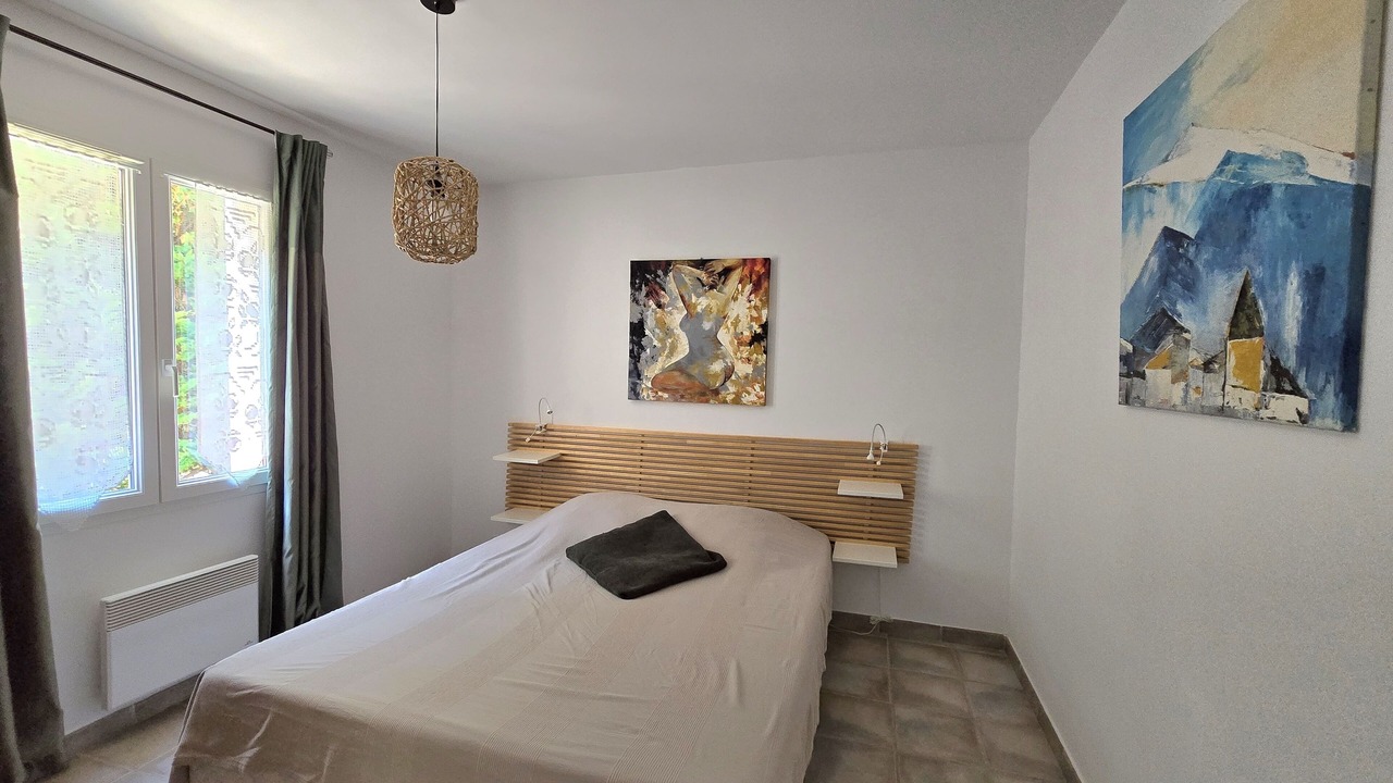 Photo of Bedroom in Entrechaux