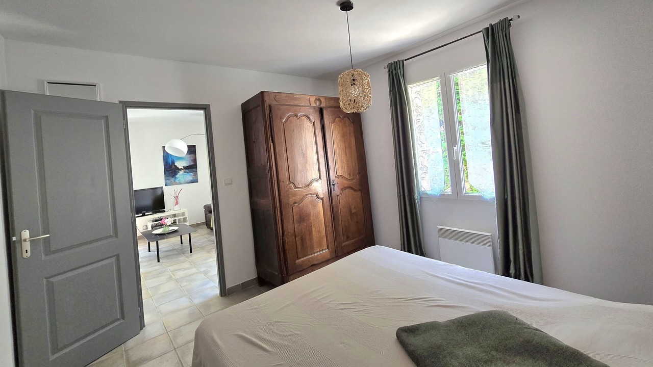 Photo of Bedroom in Entrechaux