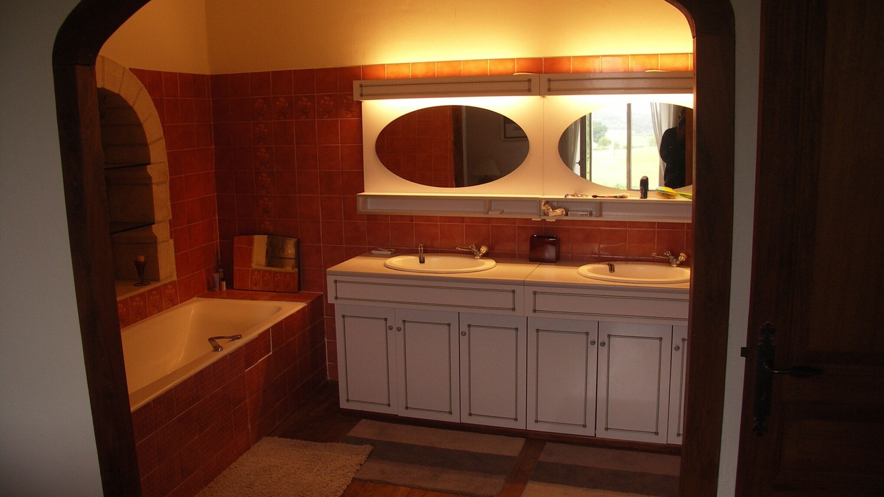 Photo of Bathroom in Montcuq