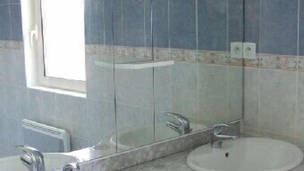Photo of Bathroom in Durfort-Lacapelette