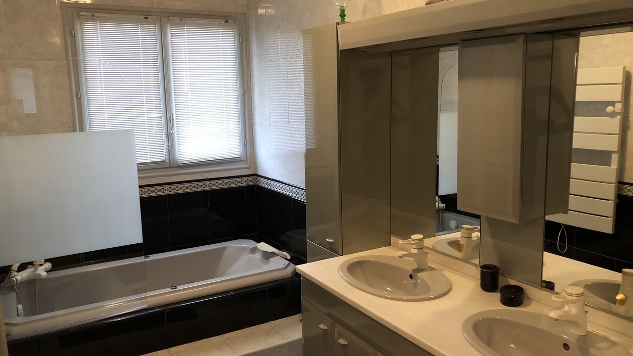 Photo of Bathroom in Lattes