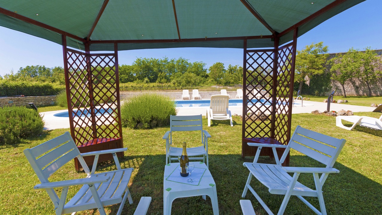 Photo of Outdoor in Foli