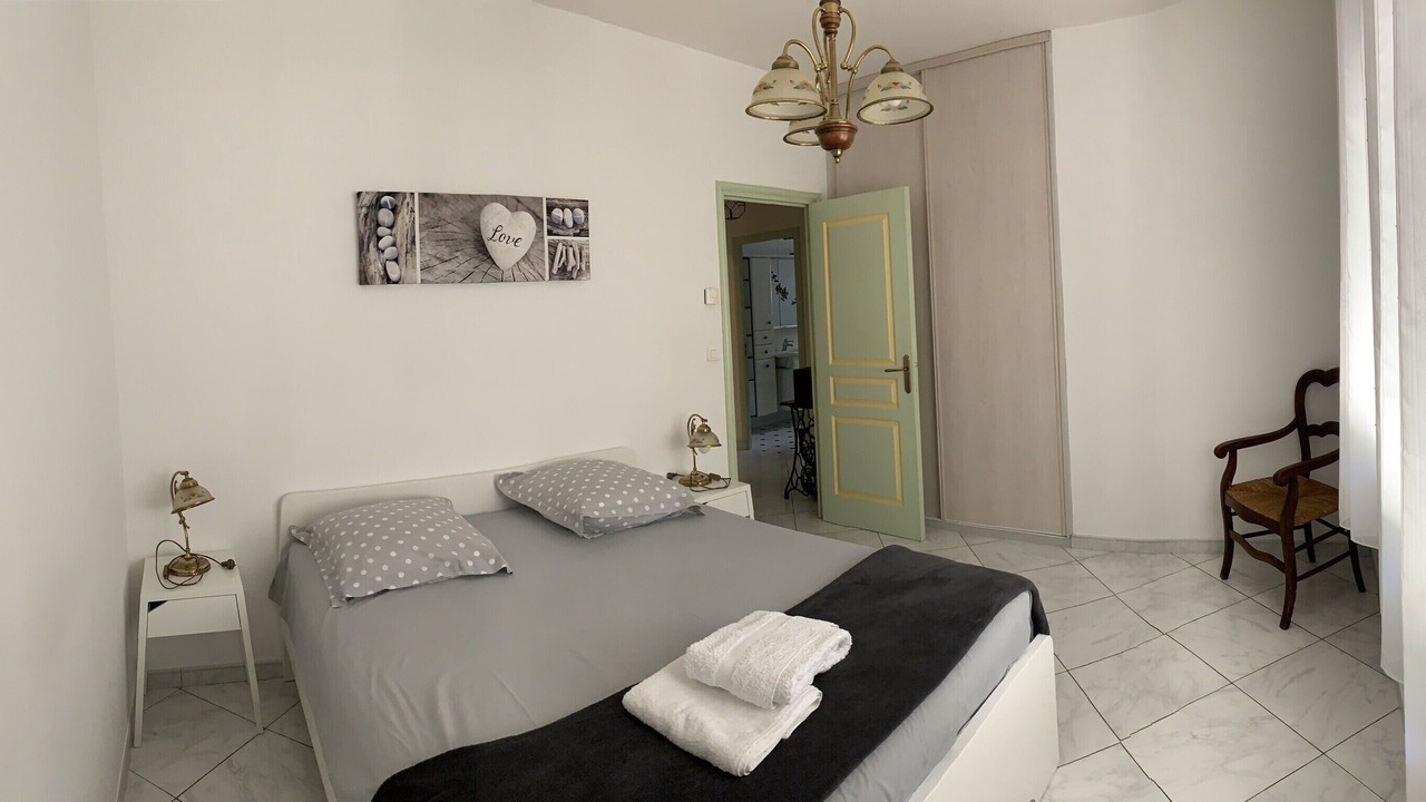 Photo of Bedroom in Boisseron