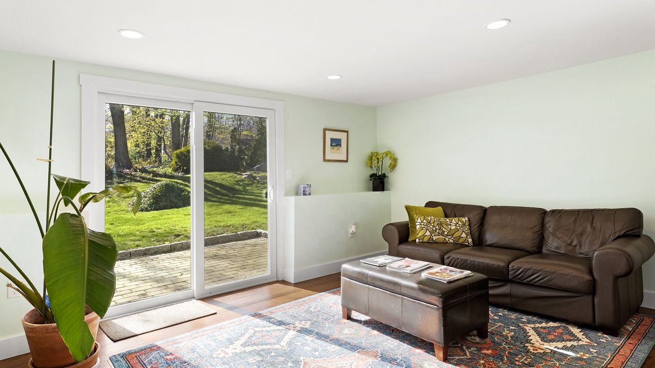 Photo of Livingroom in Gloucester