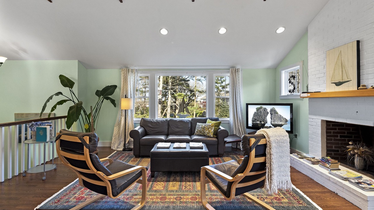 Photo of Livingroom in Gloucester