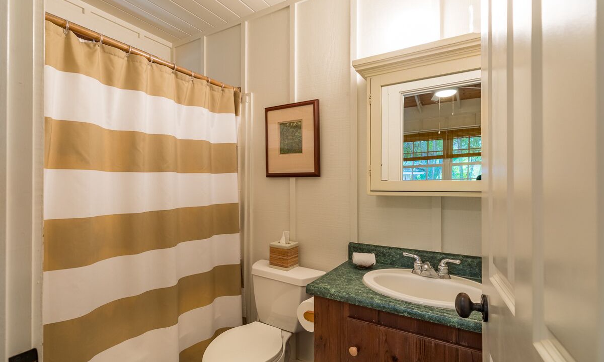 Photo of Bathroom in Kilauea