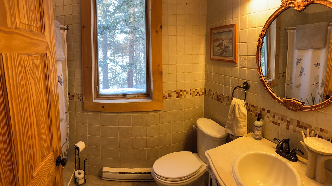 Photo of Bathroom in Ellenburg Depot