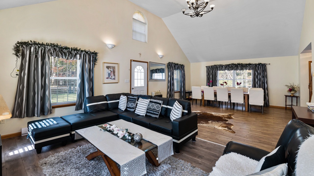 Photo of Livingroom in Tunkhannock Township
