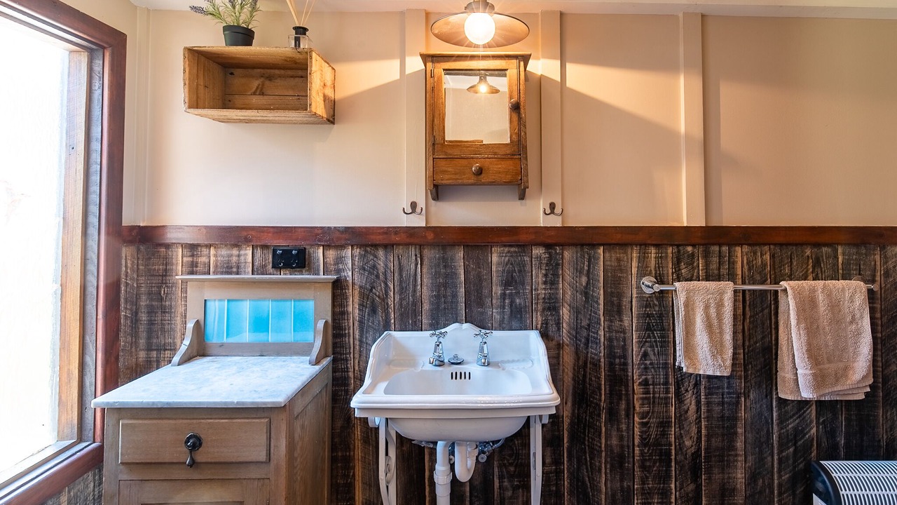 Photo of Bathroom in Boorolite