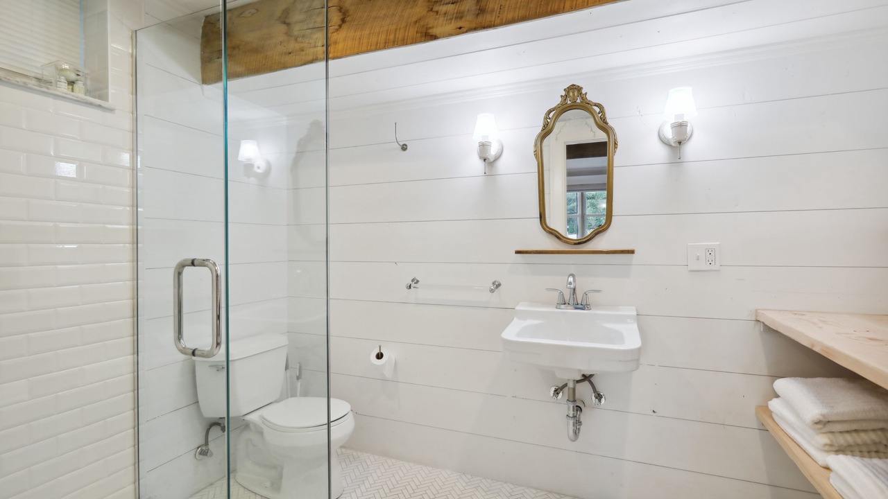 Photo of Bathroom in Navarre