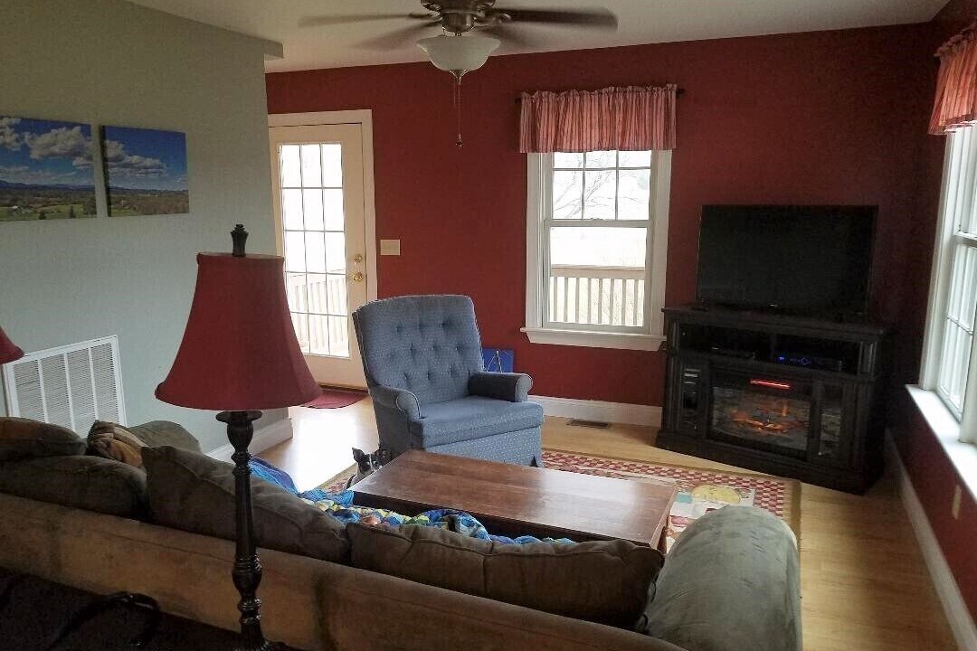 Photo of Livingroom in Haywood