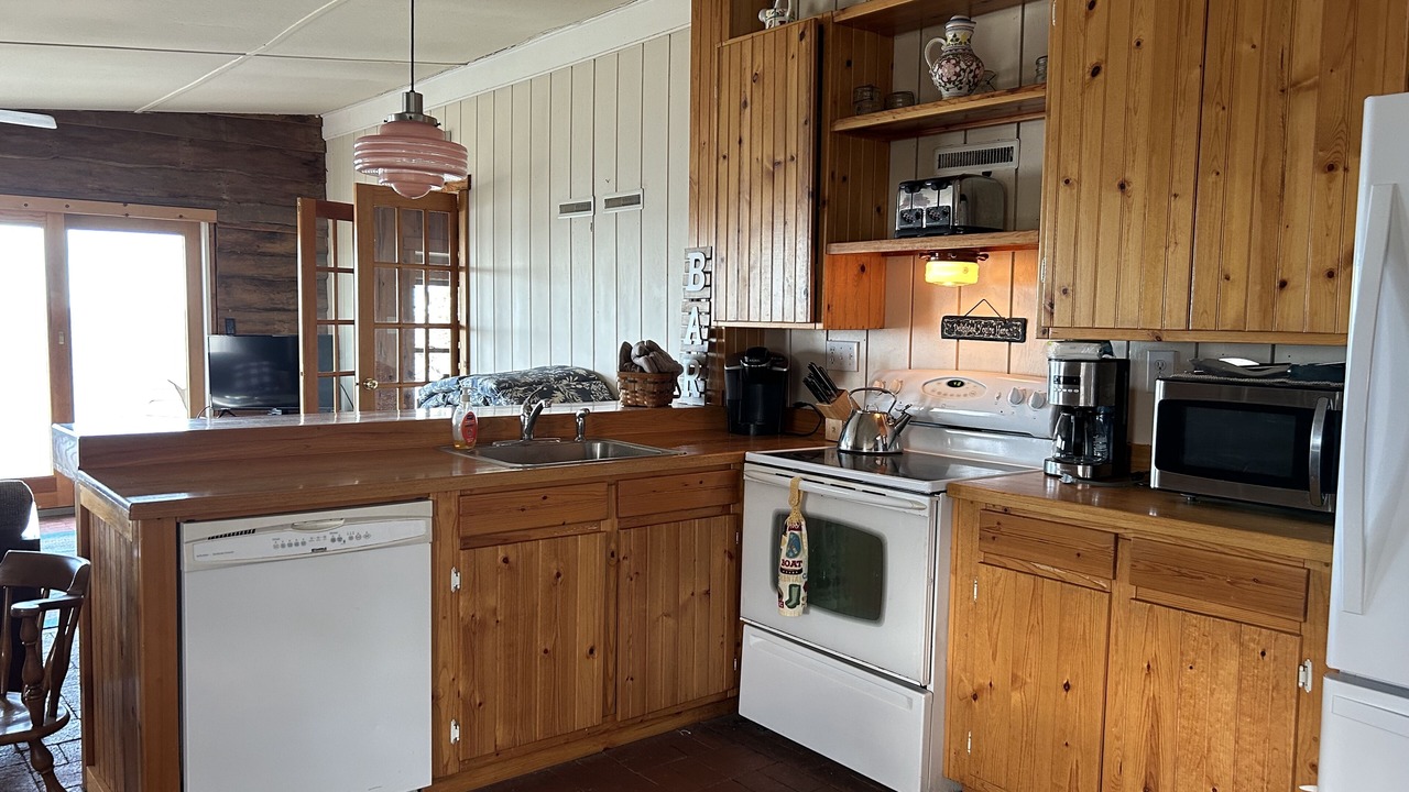 Photo of Kitchen in Town of Somerset