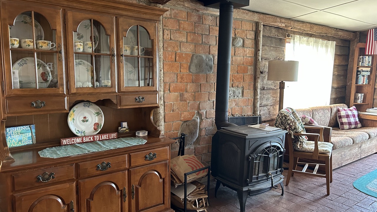 Photo of Livingroom in Town of Somerset