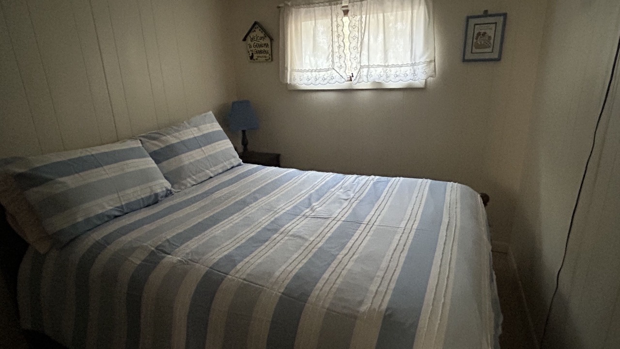 Photo of Bedroom in Town of Somerset