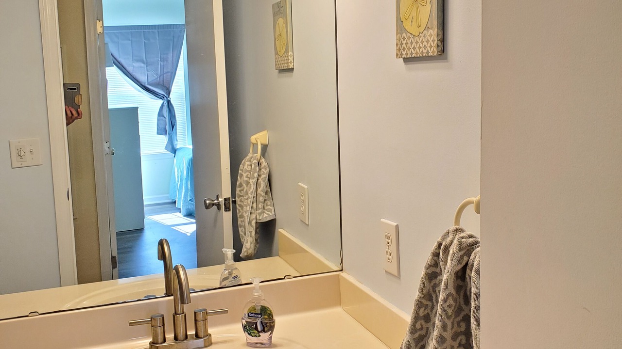 Photo of Bathroom in Garden City