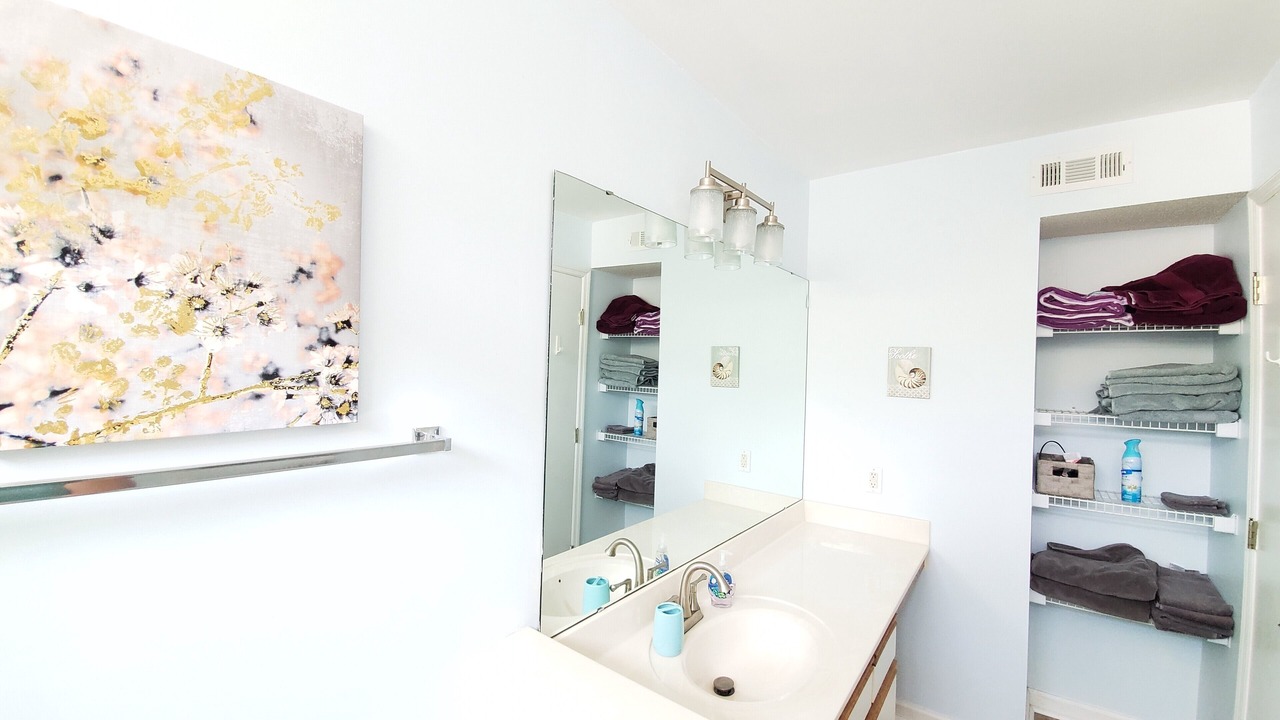 Photo of Bathroom in Garden City