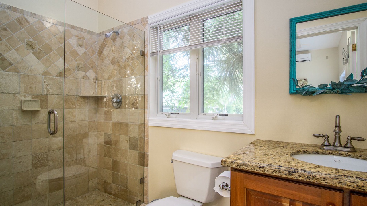 Photo of Bathroom in Marathon