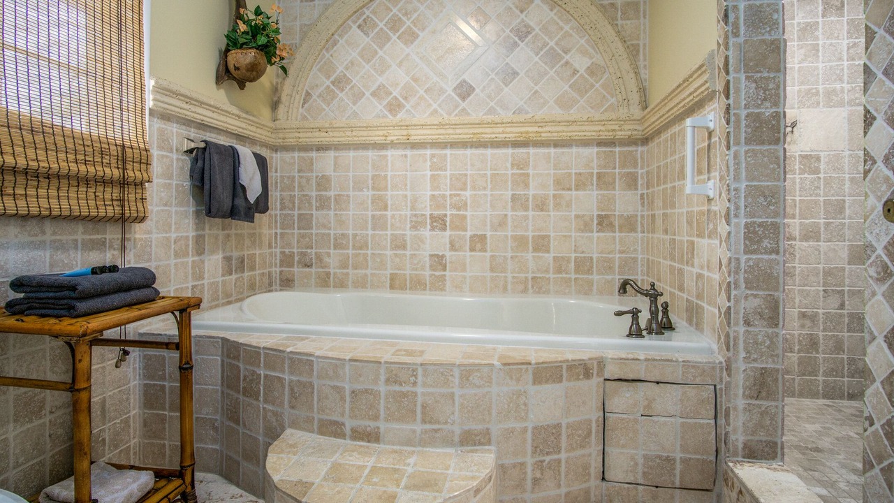 Photo of Bathroom in Marathon