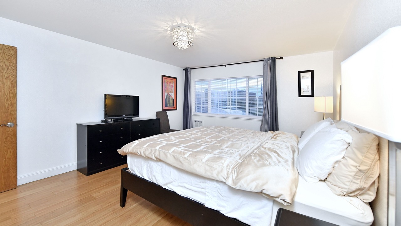 Photo of Bedroom in Outer Sunset