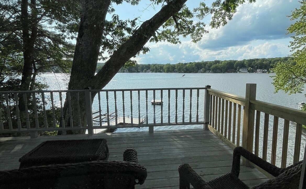 Photo of Patio Balcony in Lake Pocotopaug