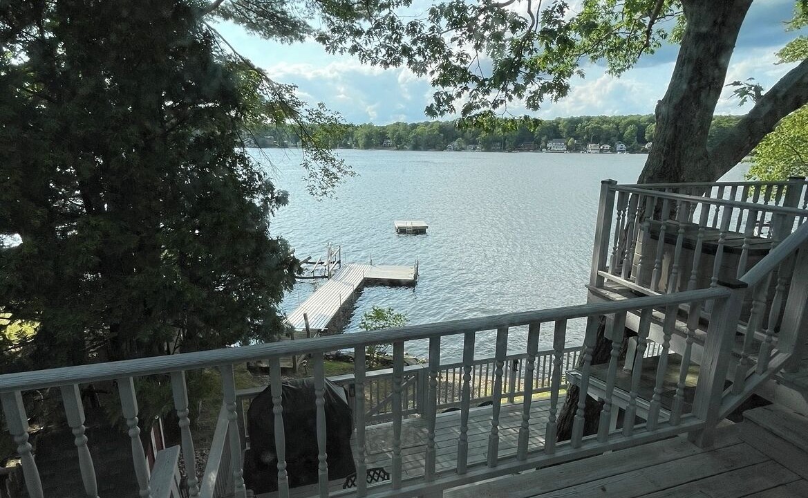 Photo of Patio Balcony in Lake Pocotopaug