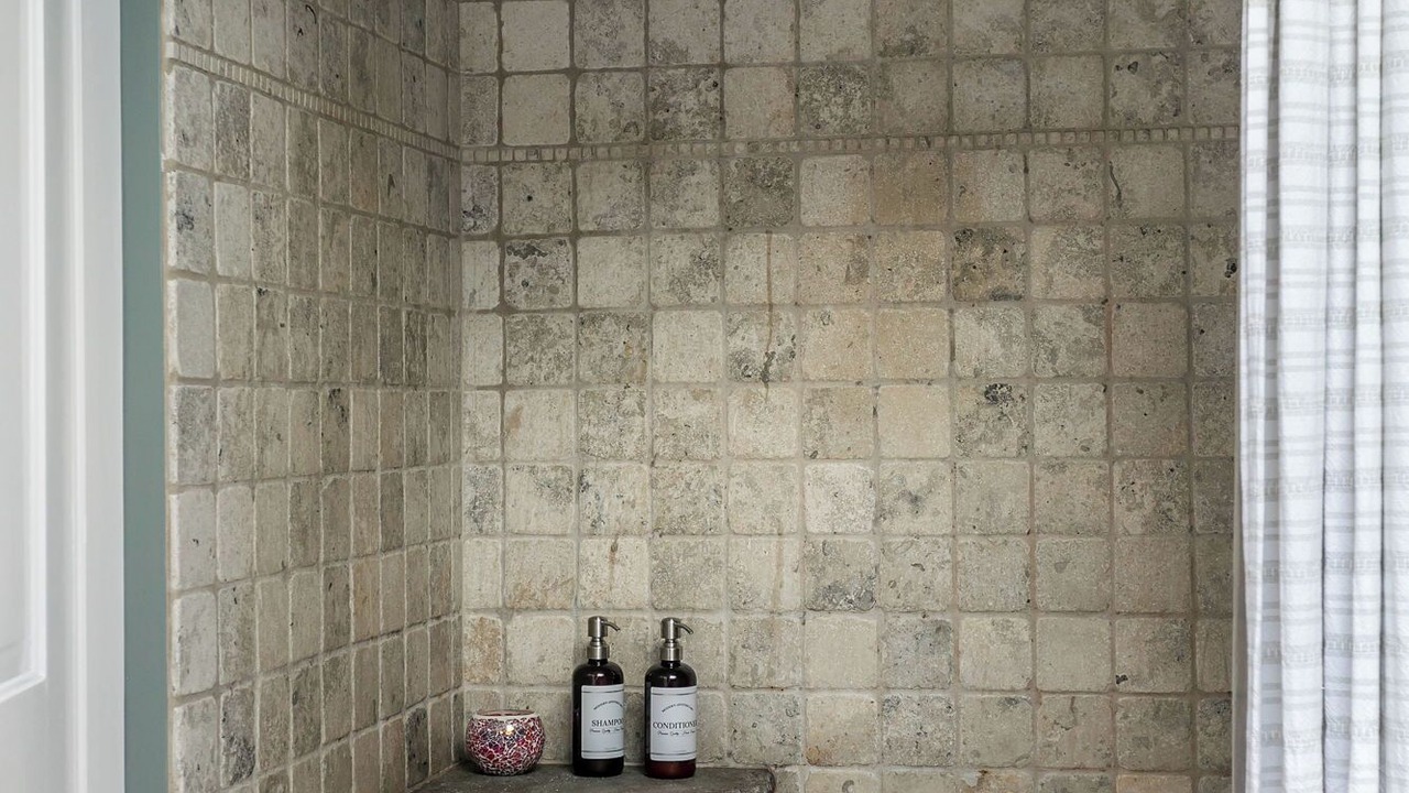 Photo of Bathroom in Lake Hill