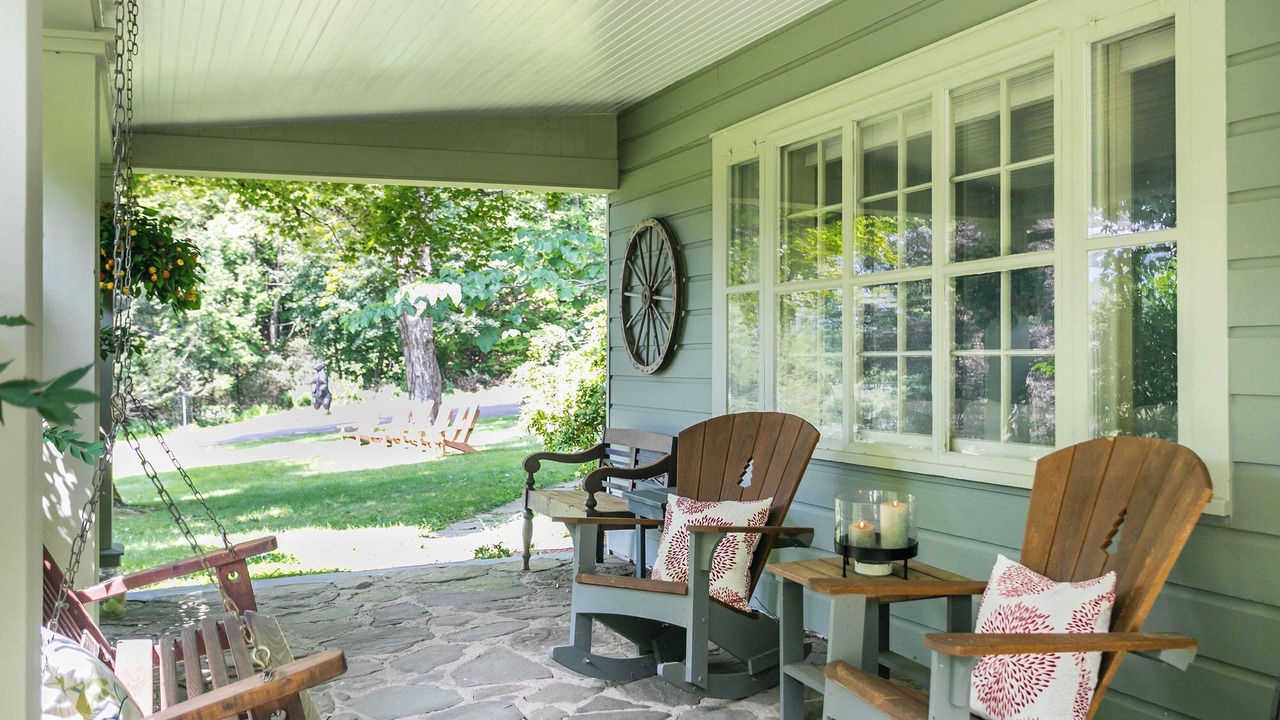 Photo of Patio Balcony in Lake Hill