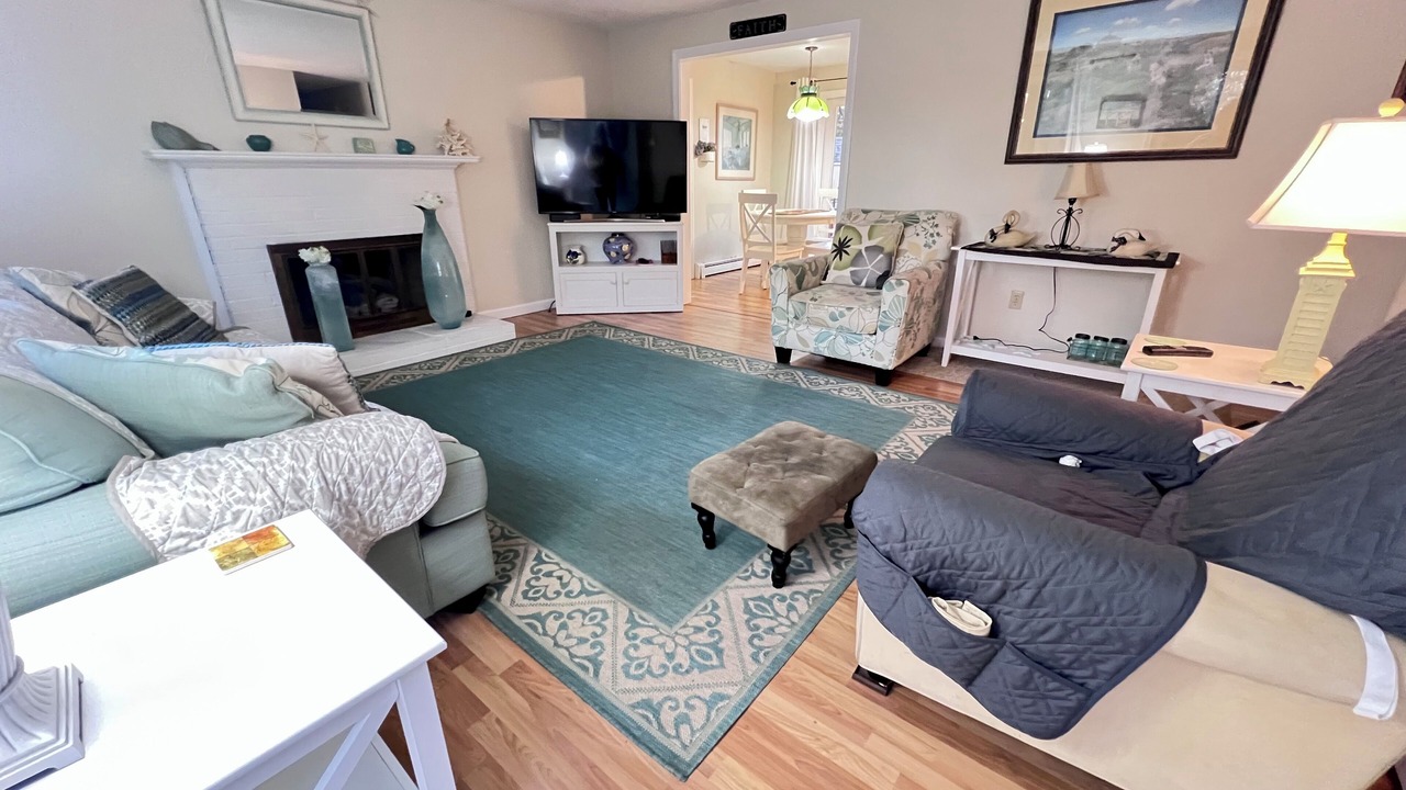 Photo of Livingroom in Northwest Harwich