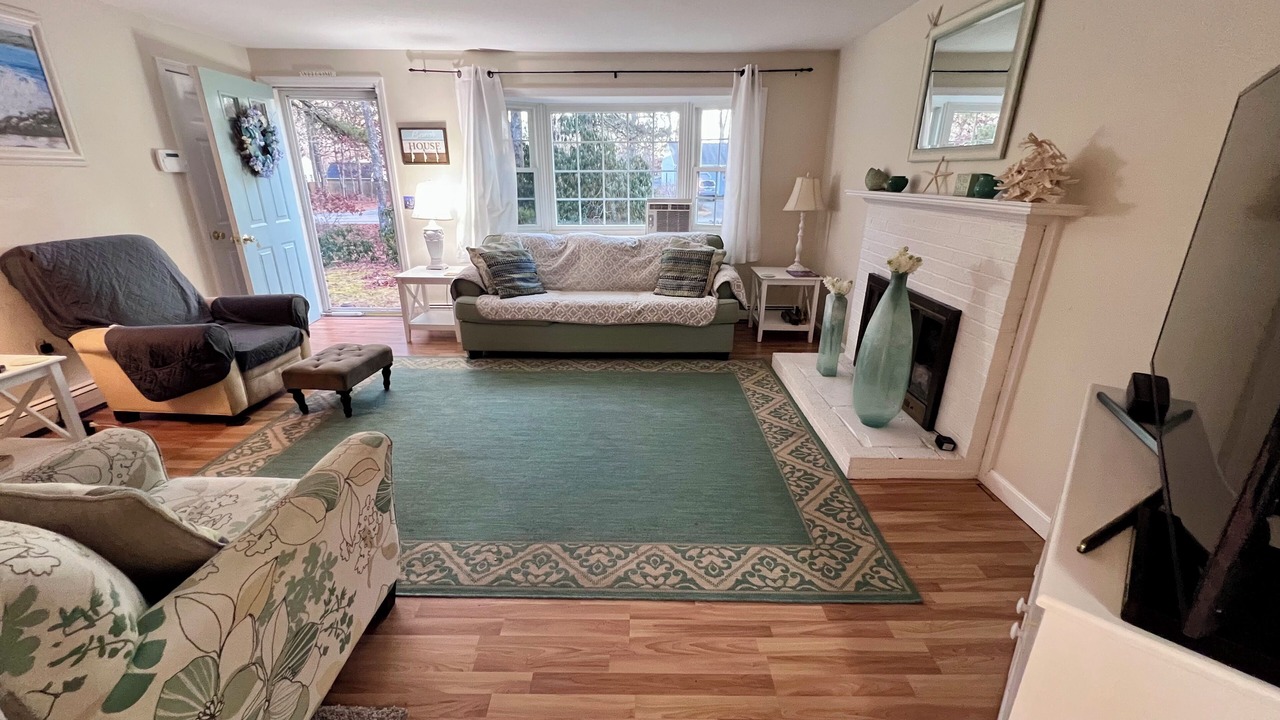Photo of Livingroom in Northwest Harwich