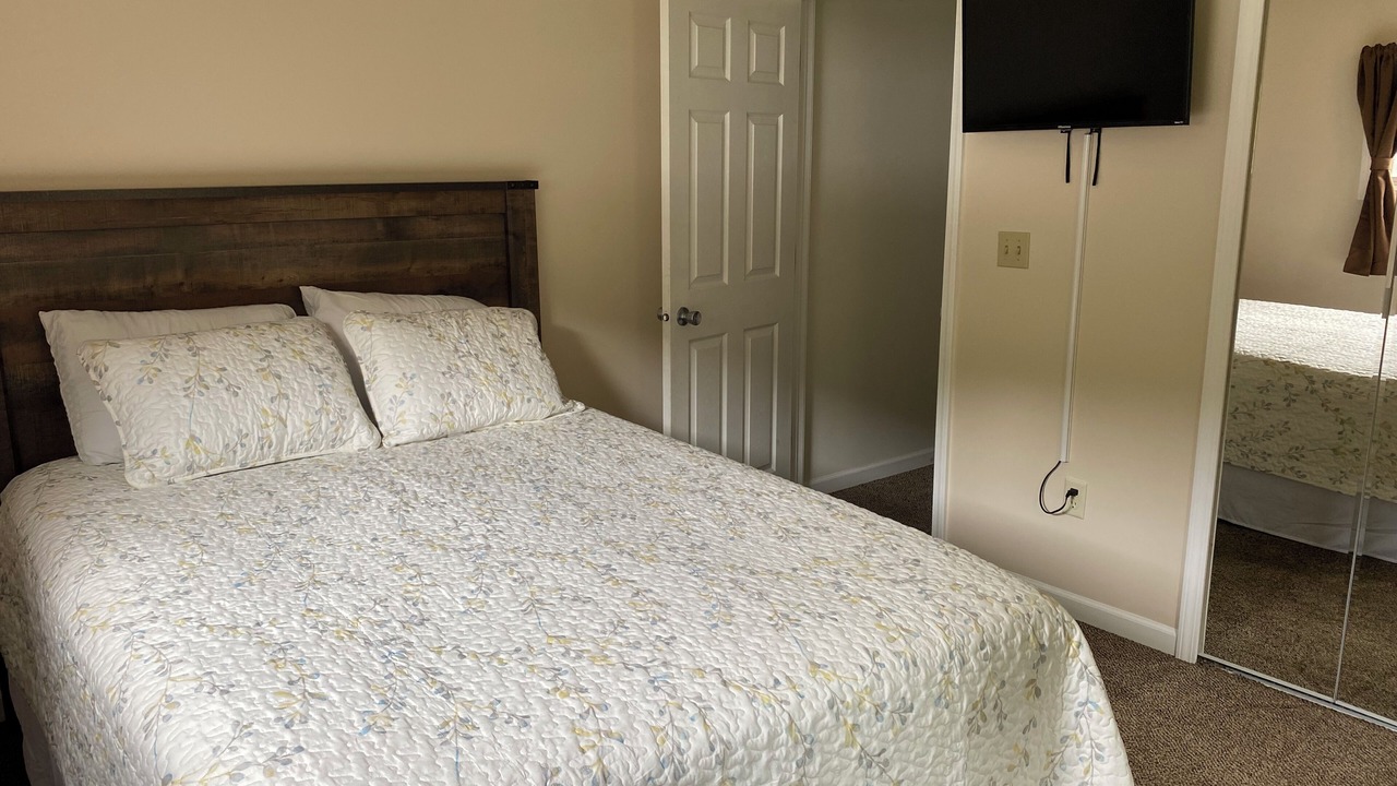 Photo of Bedroom in Munising