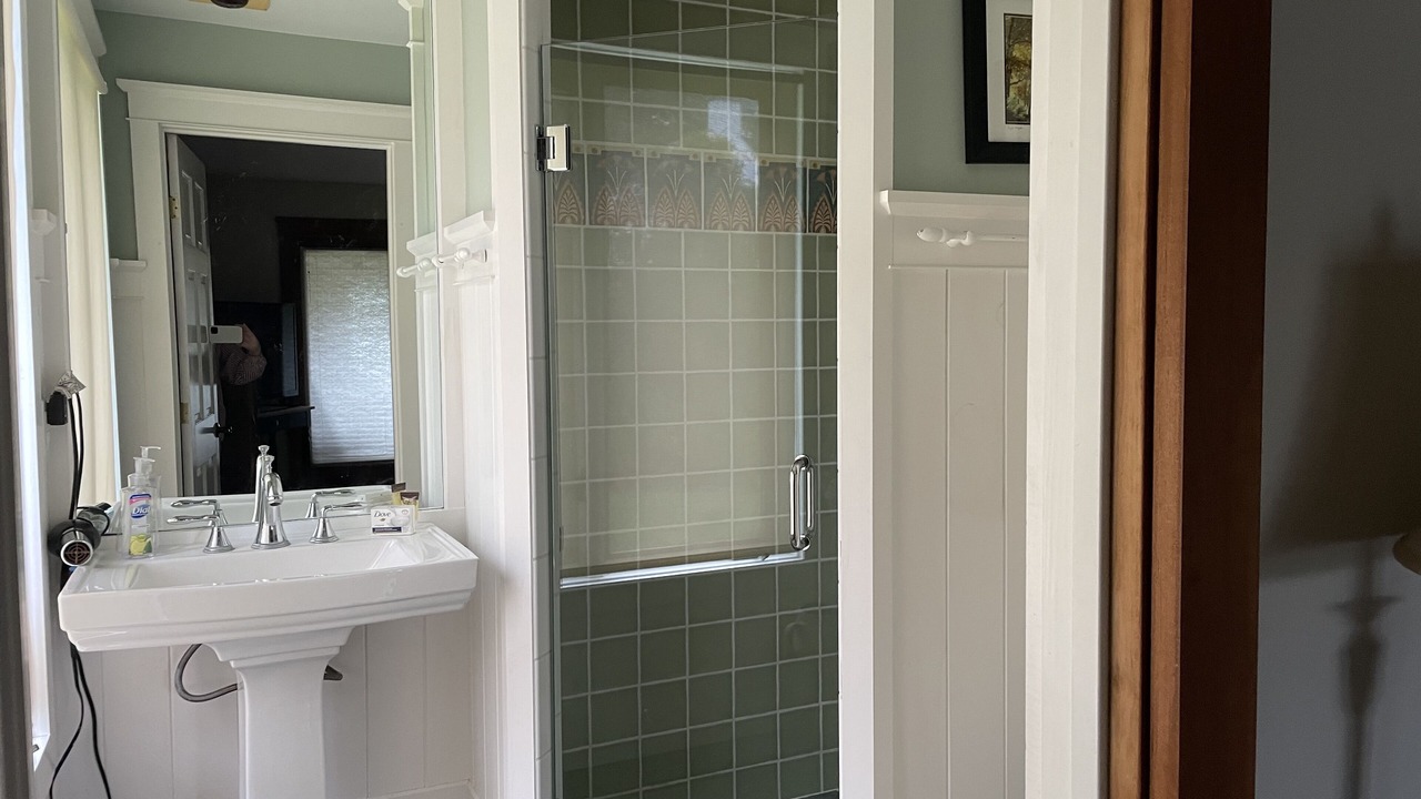 Photo of Bathroom in Hebron