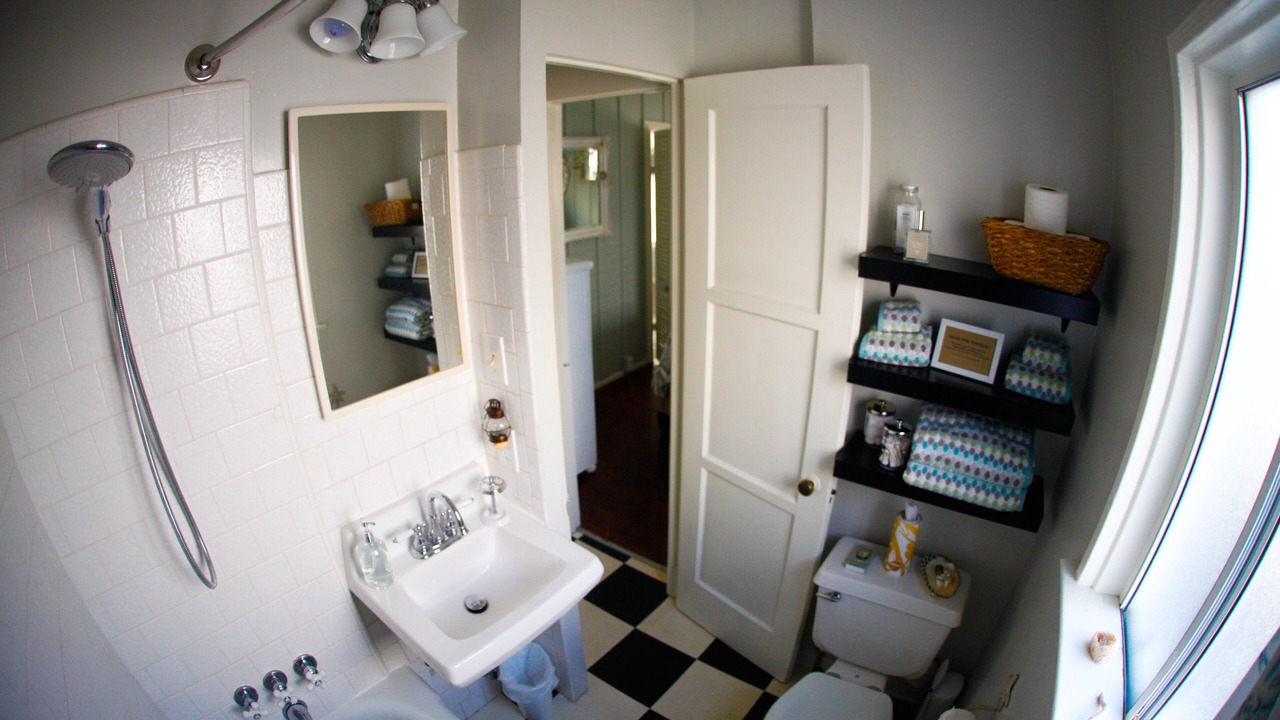 Photo of Bathroom in The Strand