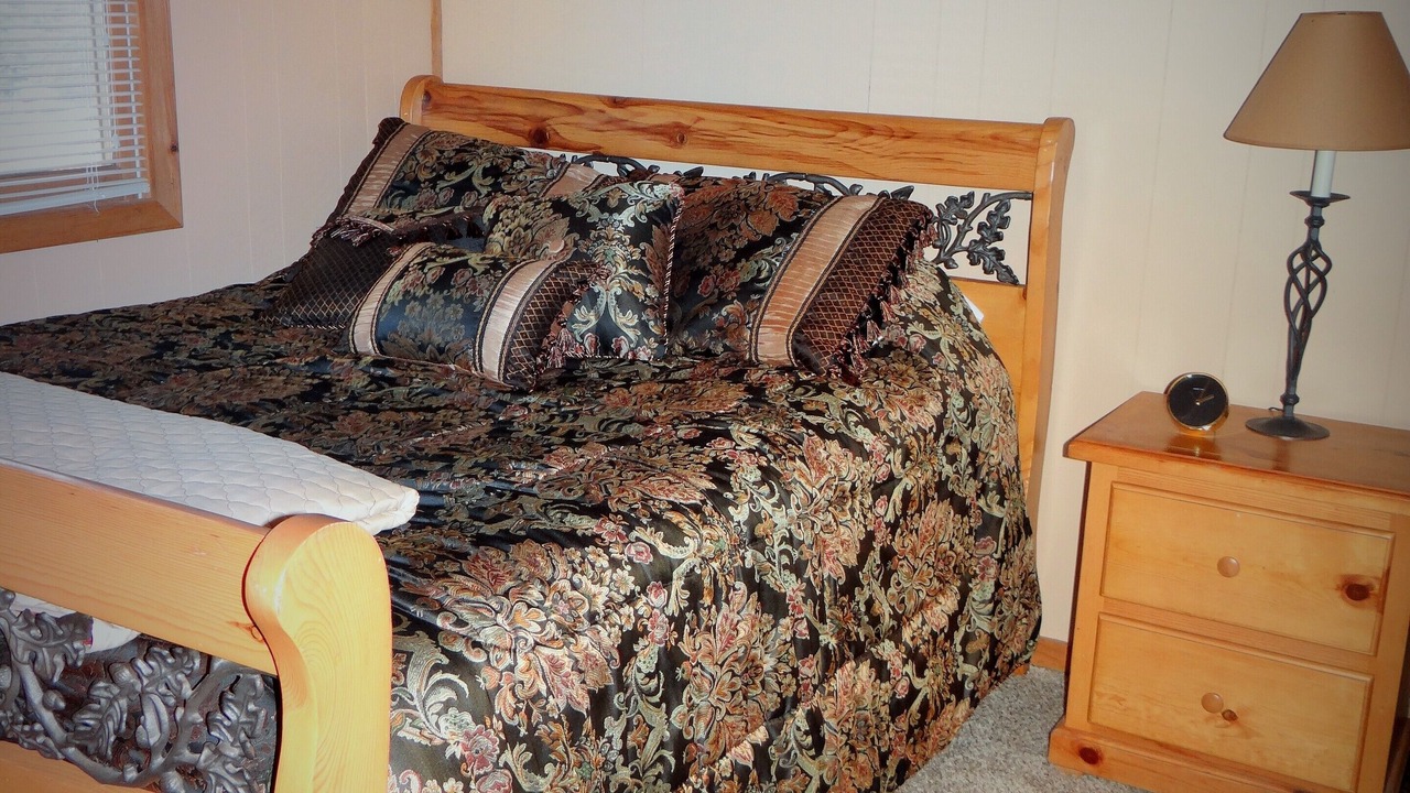 Photo of Bedroom in Rowland