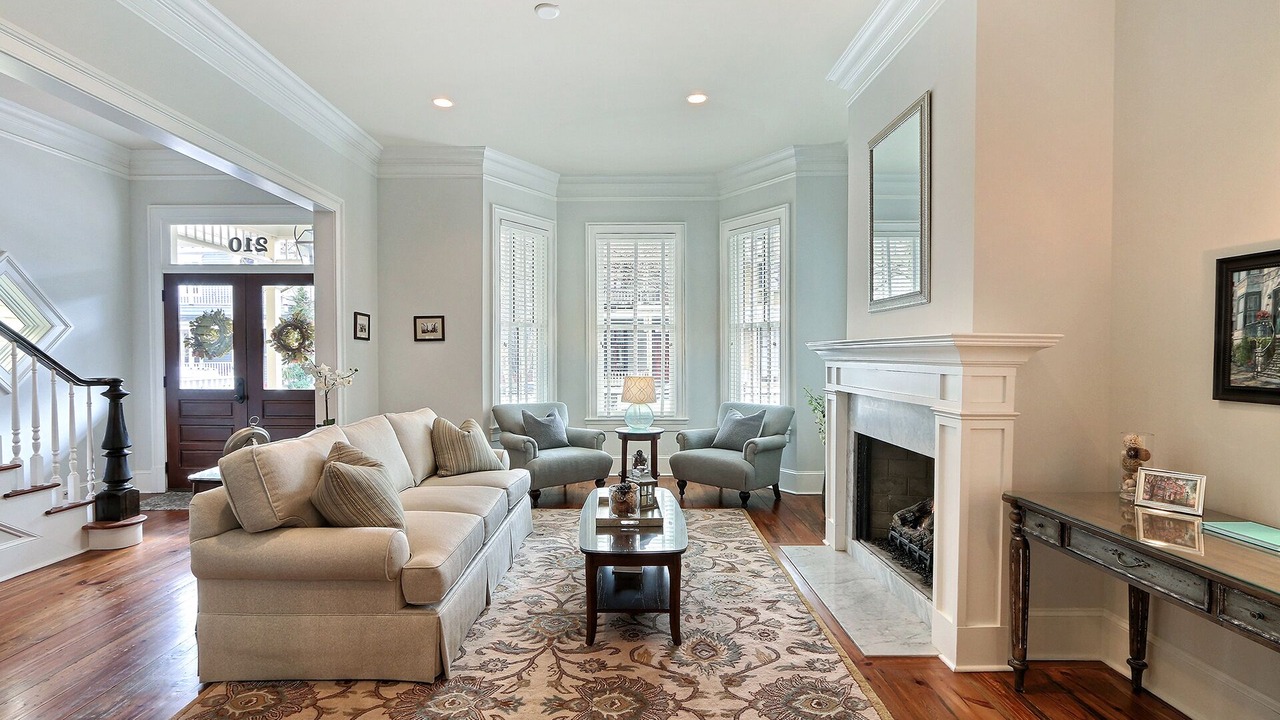 Photo of Livingroom in Savannah Victorian District
