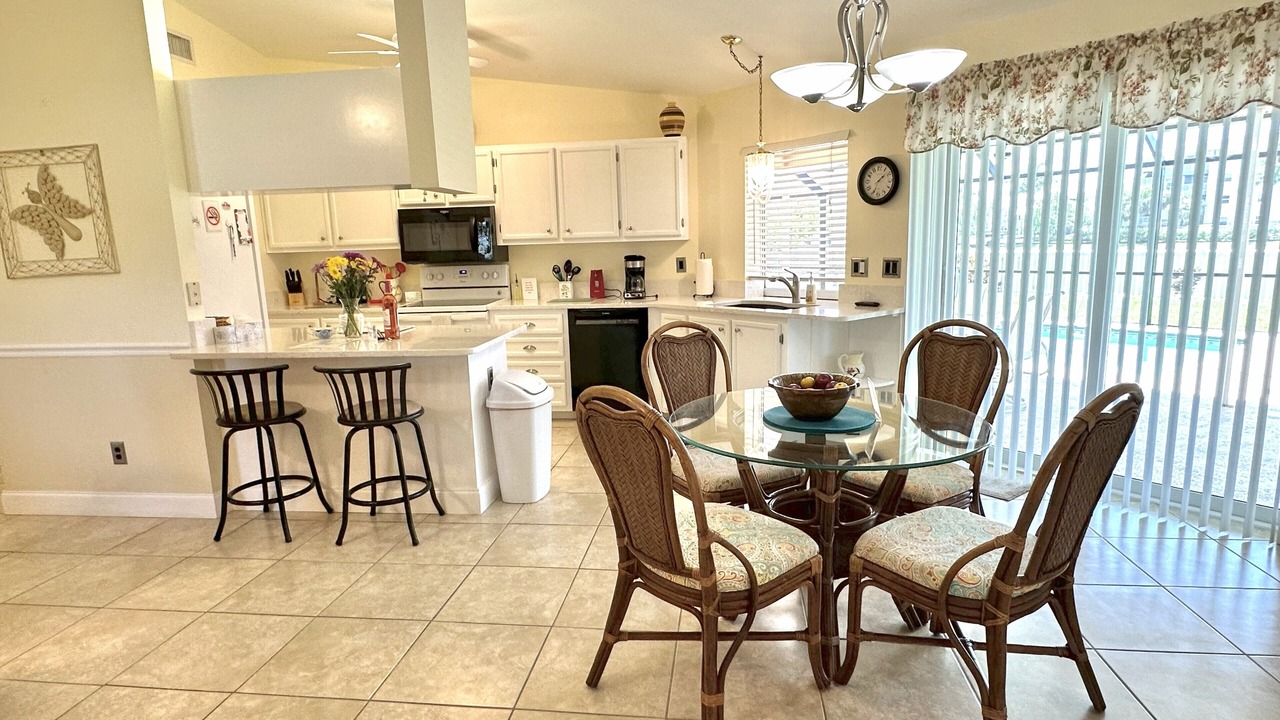 Photo of Others in Pelican