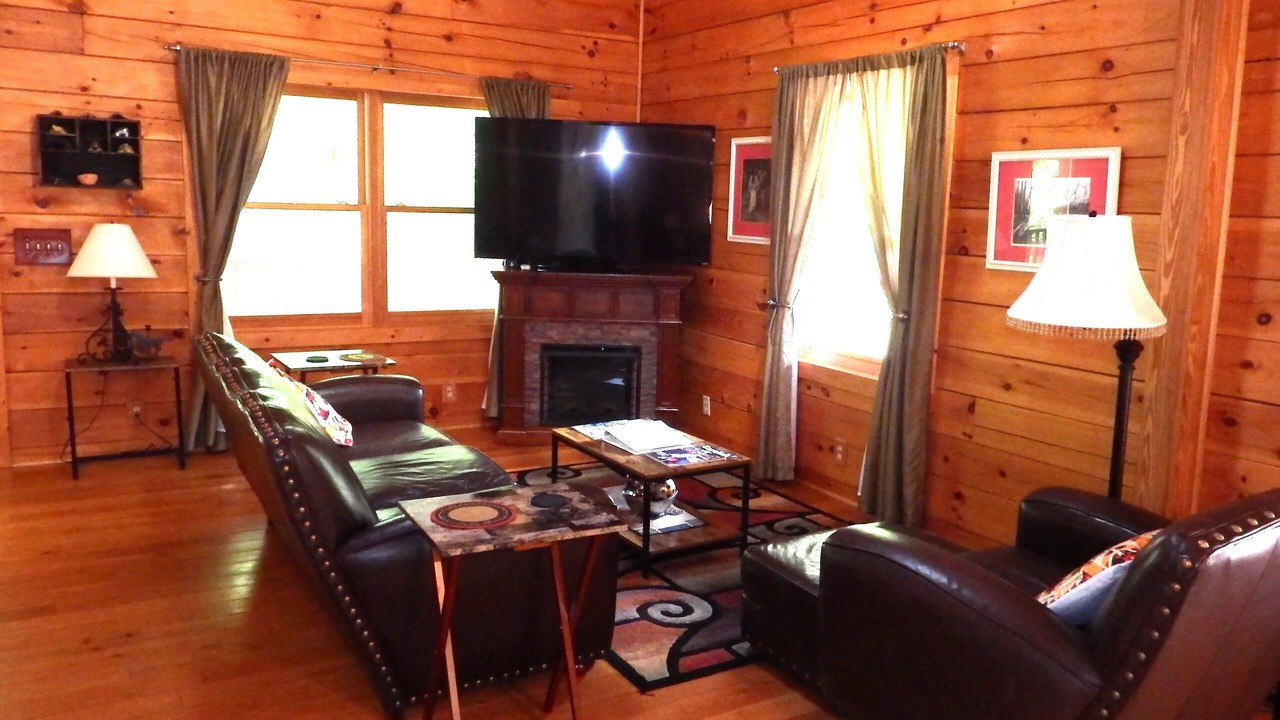 Photo of Livingroom in Roxboro