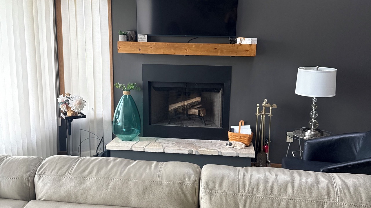 Photo of Livingroom in The Galena Territory