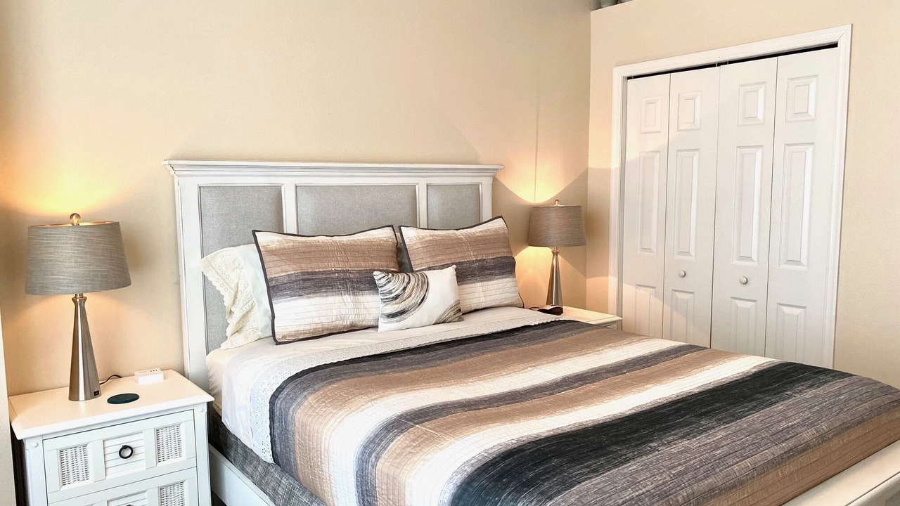 Photo of Bedroom in Sunset Lakes