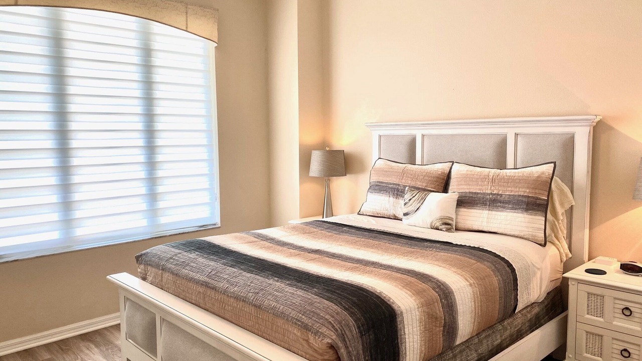Photo of Bedroom in Sunset Lakes