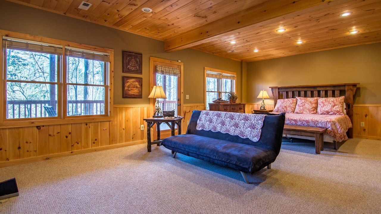 Photo of Livingroom in Blue Ridge
