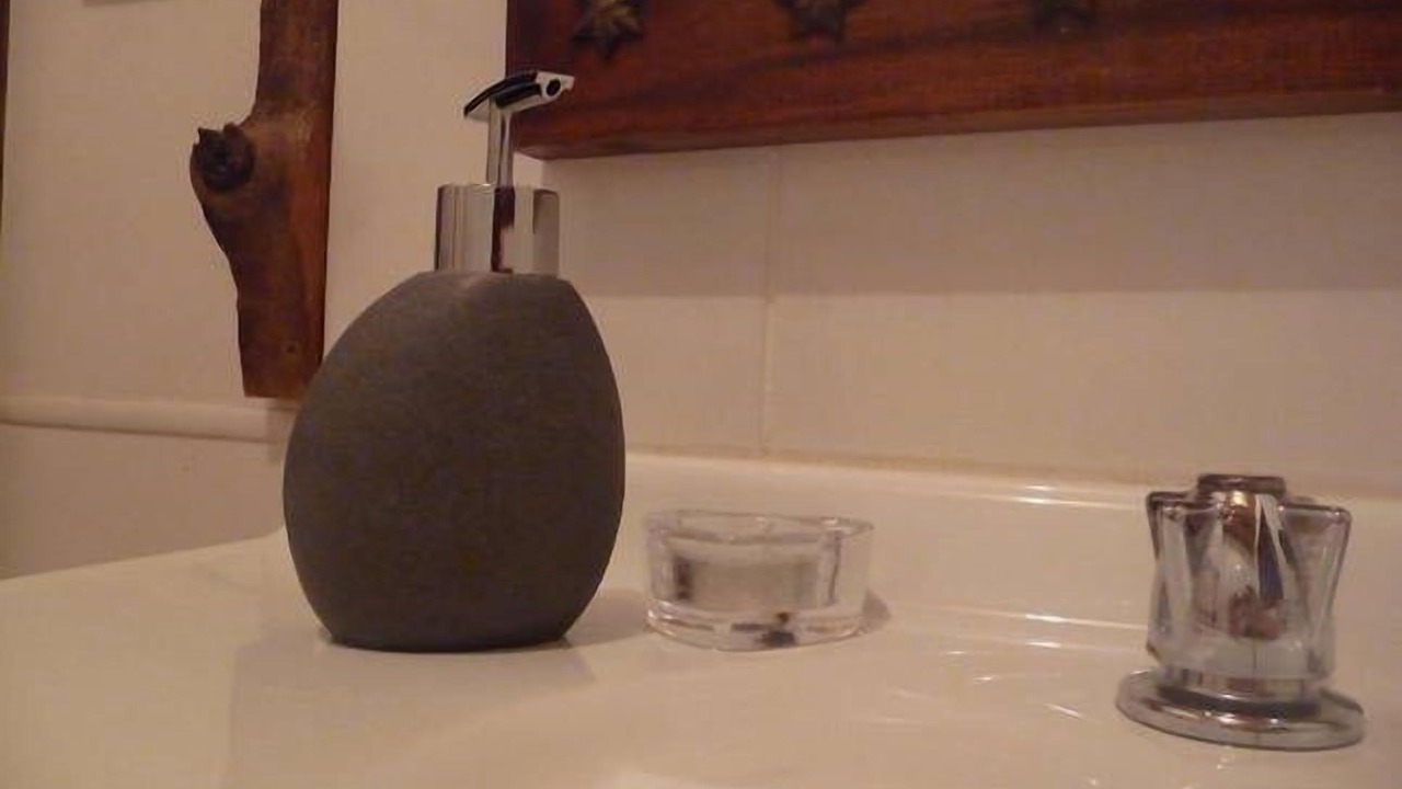 Photo of Bathroom in Upper Allyn