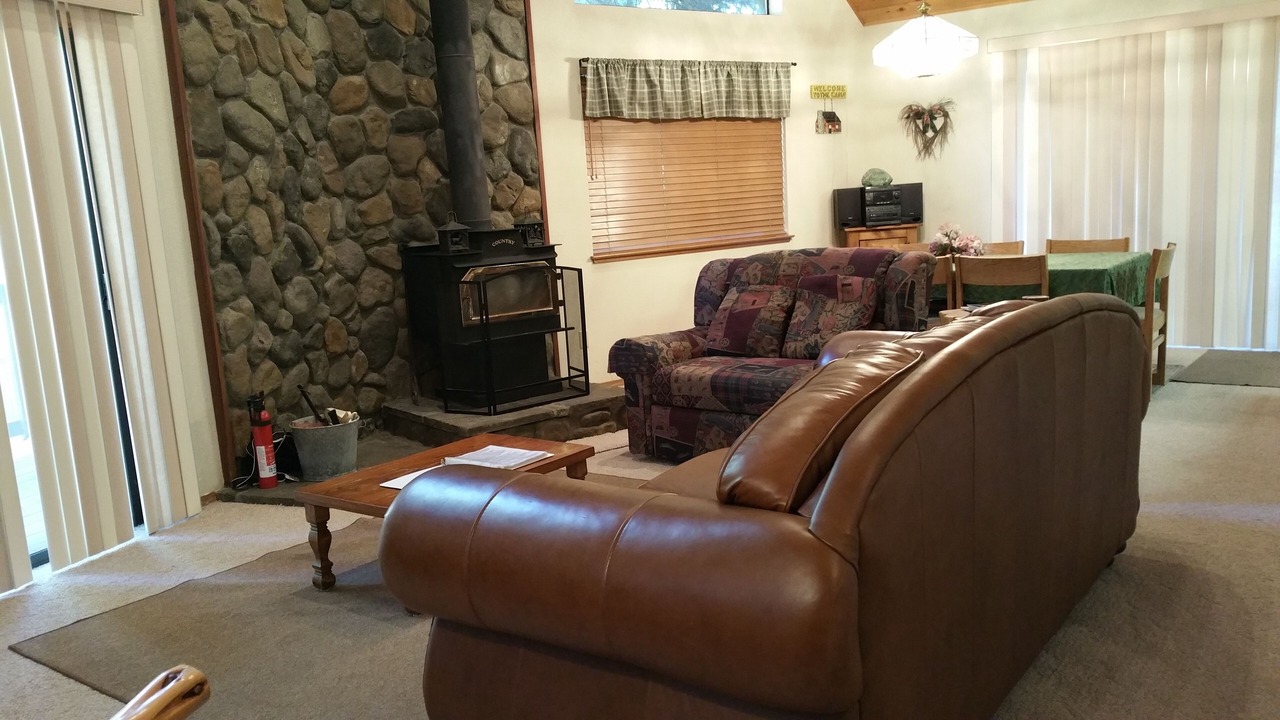 Photo of Livingroom in Cold Springs