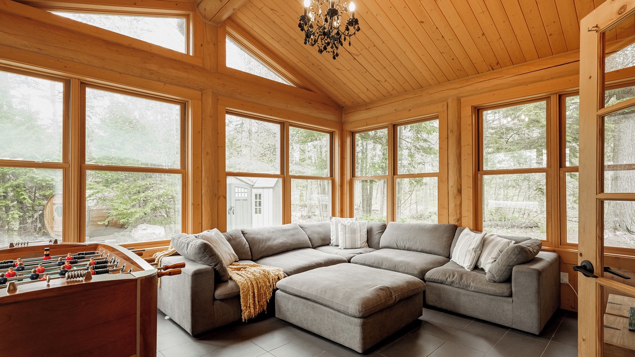 Photo of Livingroom in Fiddler Lake Resort