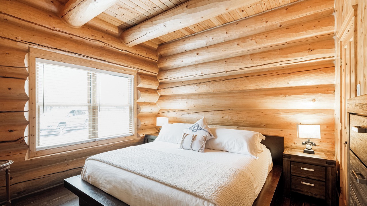 Photo of Bedroom in Fiddler Lake Resort