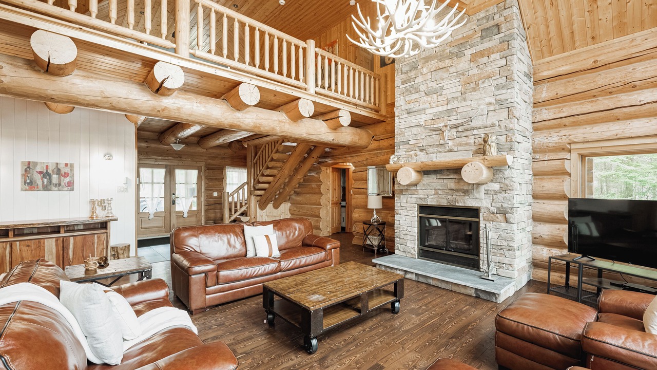 Photo of Livingroom in Fiddler Lake Resort