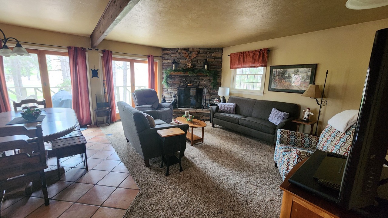 Photo of Livingroom in Thompsonville